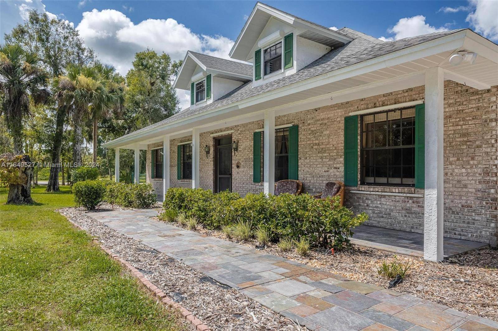 La Belle, FL 33935,865 Fort Thompson Avenue