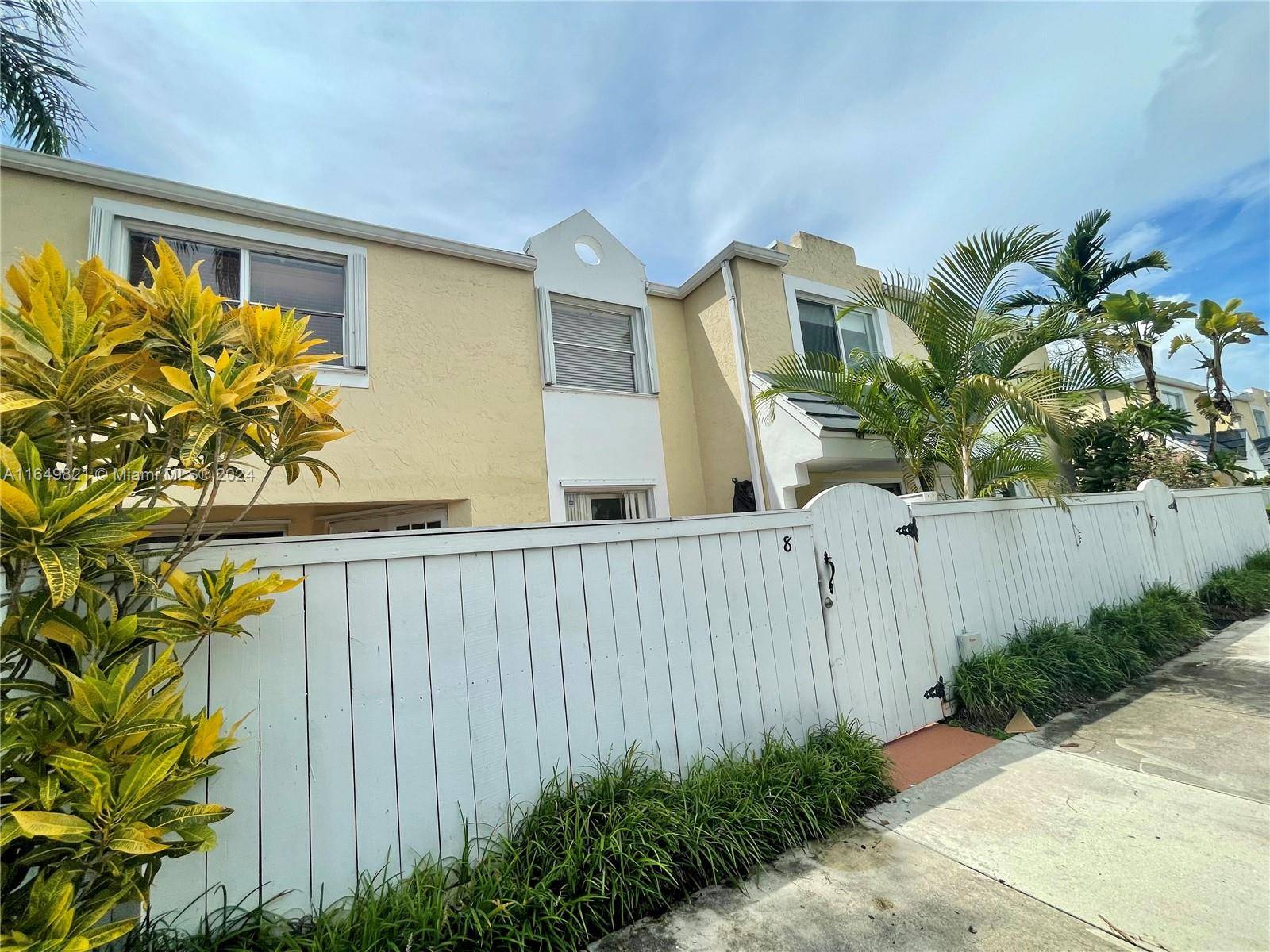 6830 SW 45th Ln #8, Miami, FL 33155