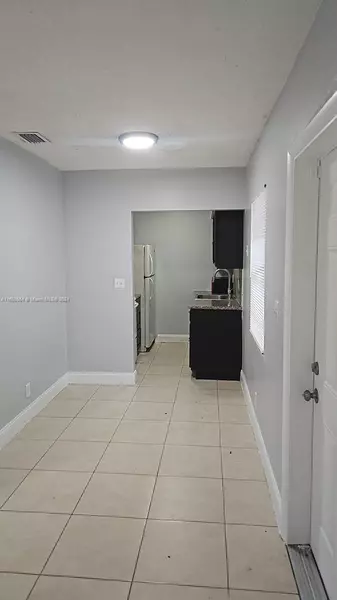 4040 NW 30th Ter #5, Lauderdale Lakes, FL 33309