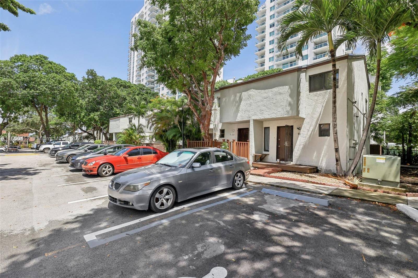 Miami, FL 33125,1901 NW S River Dr #60F