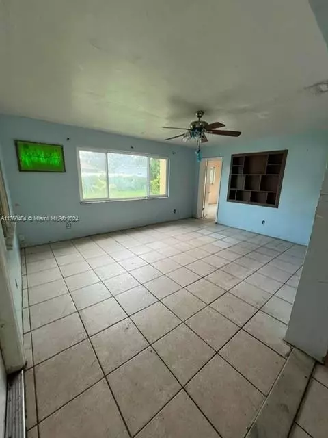 Miramar, FL 33023,6468 SW 25th St