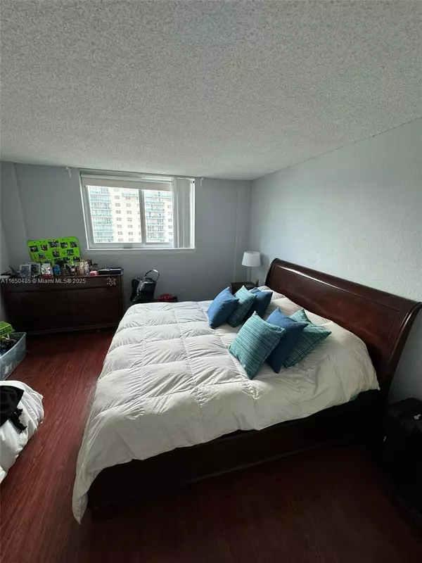 Sunny Isles Beach, FL 33160,19380 Collins Ave #1207