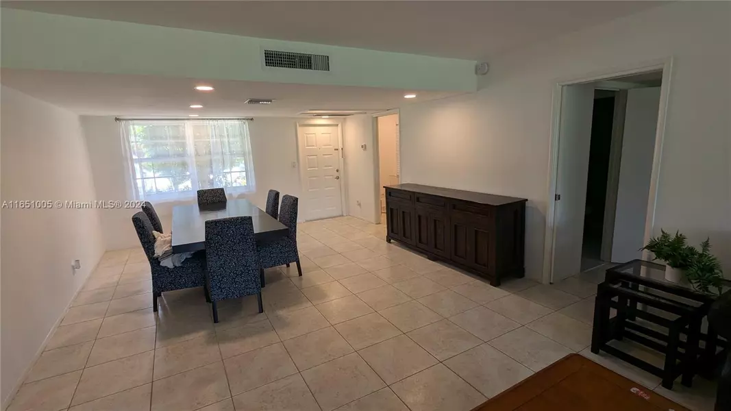 903 Cypress Ter #103, Pompano Beach, FL 33069