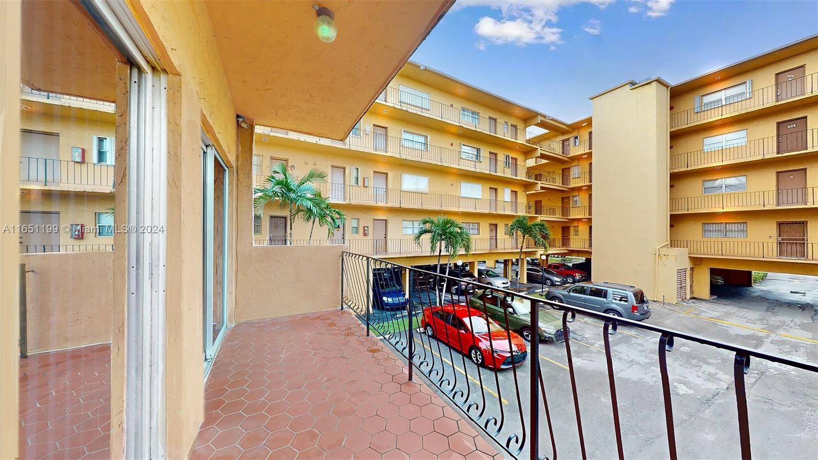 Hialeah, FL 33012,1900 W 54th St #114