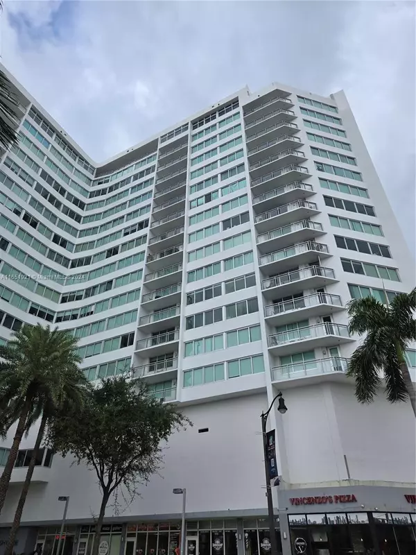 Miami Beach, FL 33141,7135 Collins Ave #423