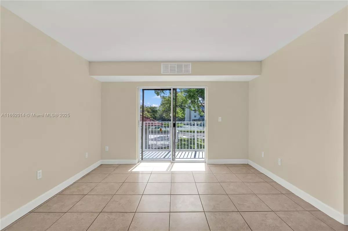 Cutler Bay, FL 33189,8200 SW 210th St #112
