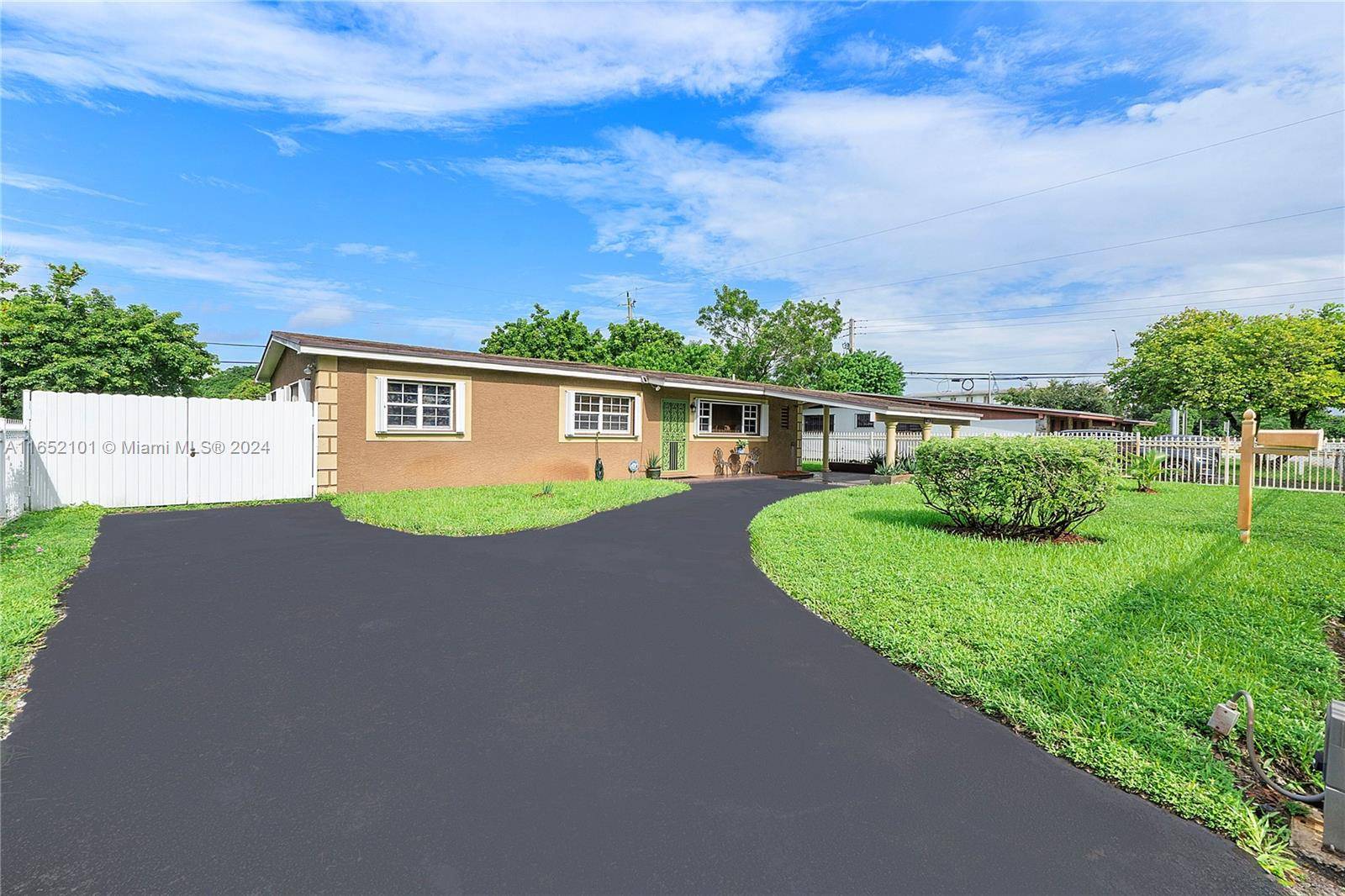 18210 NW 8th Pl, Miami Gardens, FL 33169