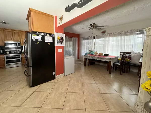 Pembroke Pines, FL 33023,7171 SW 14th St