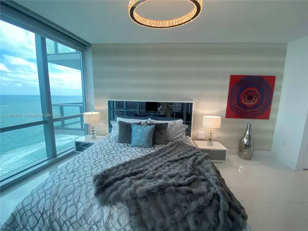 Sunny Isles Beach, FL 33160,17121 Collins Ave #2908