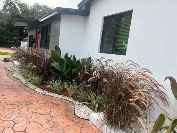 North Miami, FL 33161,Address not disclosed