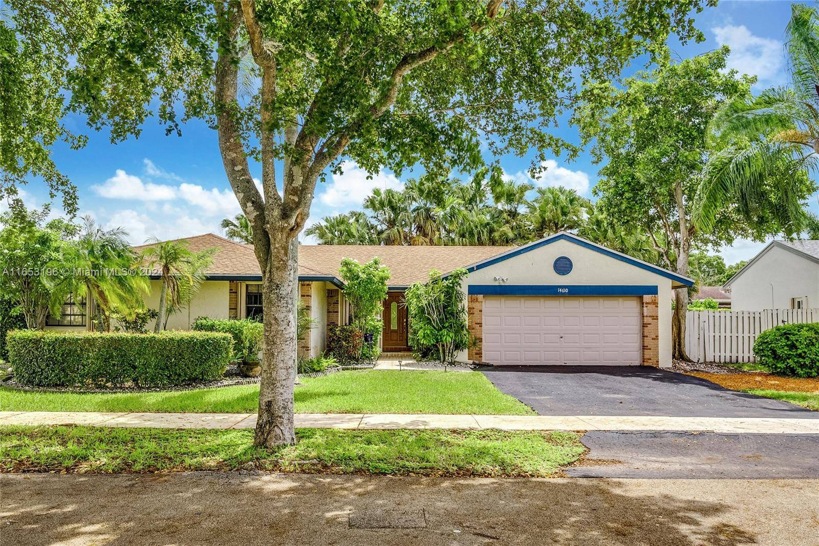 14610 Kirsten Ct, Davie, FL 33325