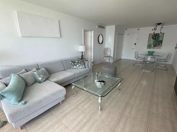 Miami Beach, FL 33140,5151 Collins Ave #1525