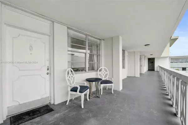 Miami Beach, FL 33139,1732 Meridian Ave #704