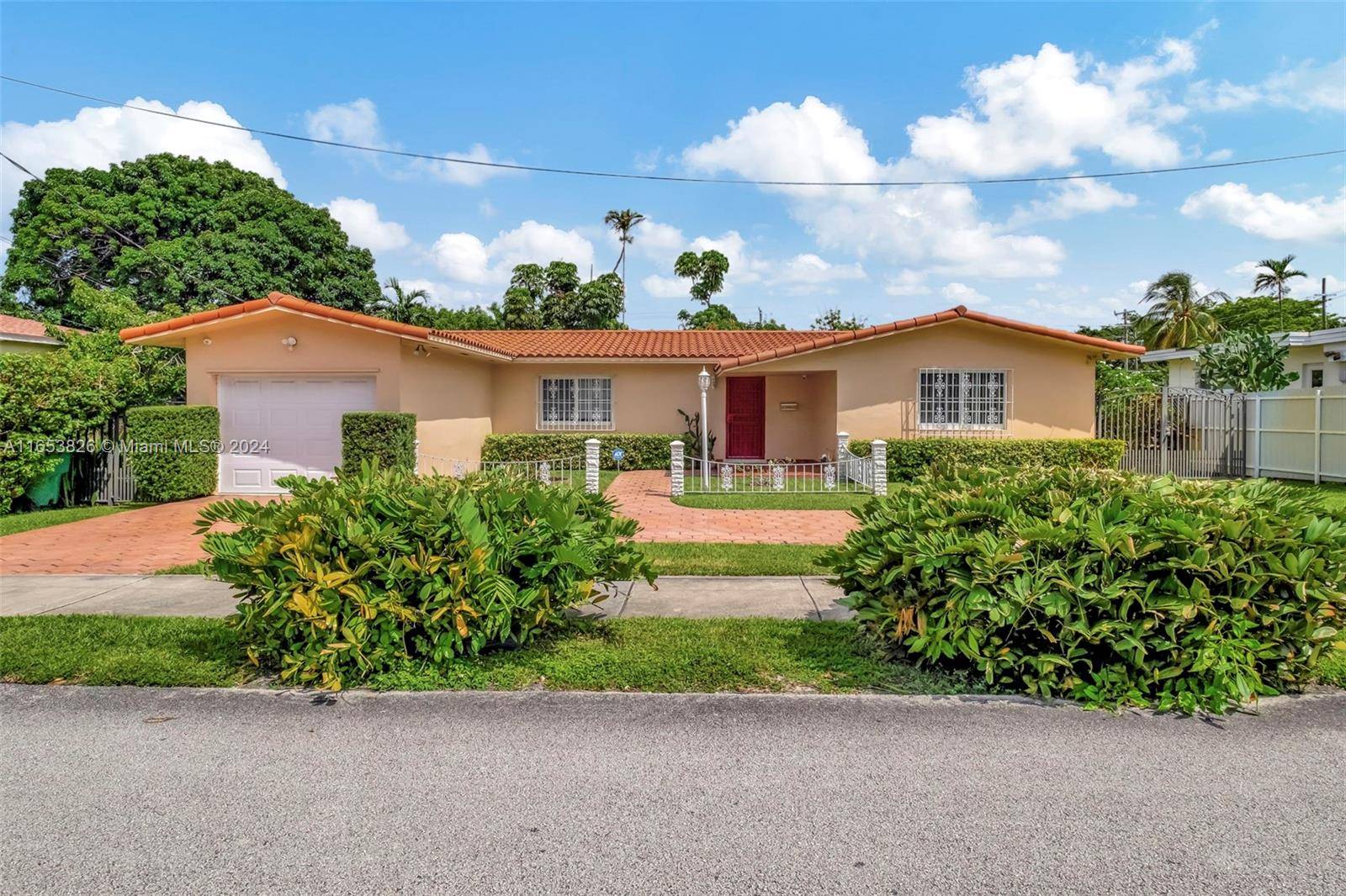3925 SW 6th St, Miami, FL 33134