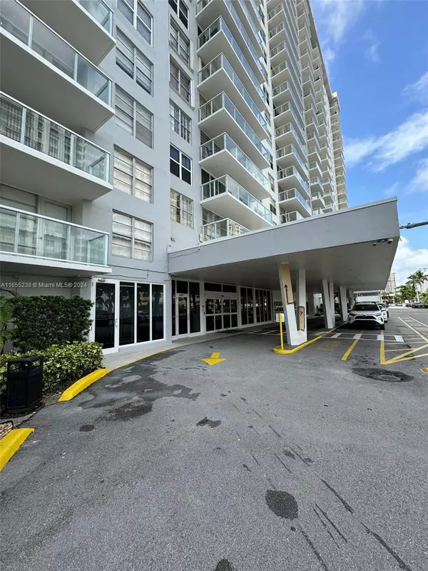 Sunny Isles Beach, FL 33160,230 174th St #417