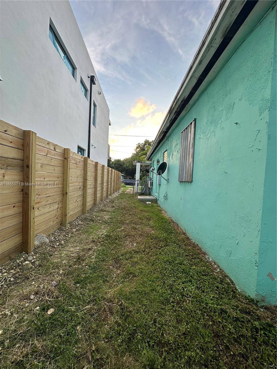 Miami, FL 33133,3111 Plaza St