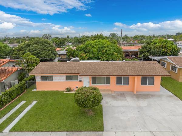 5354 W 4th Ln, Hialeah, FL 33012