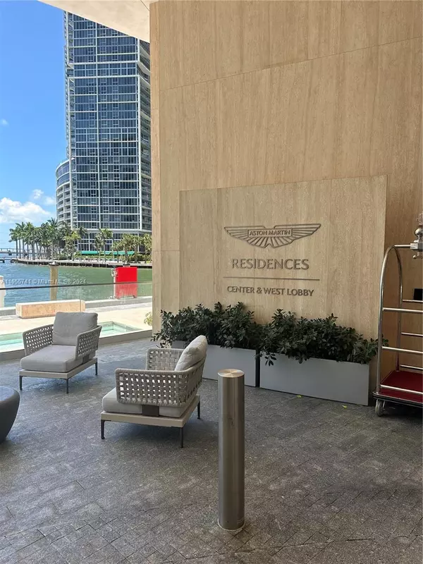 Miami, FL 33131,300 Biscayne Blvd Way #1909