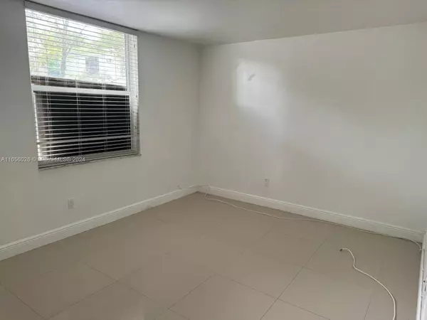 Miami, FL 33183,8303 SW 142nd Ave #D111