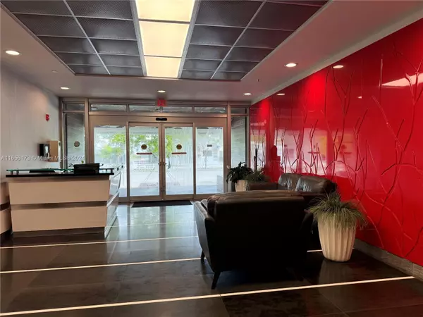 Hollywood, FL 33020,2450 Hollywood Blvd #CU404