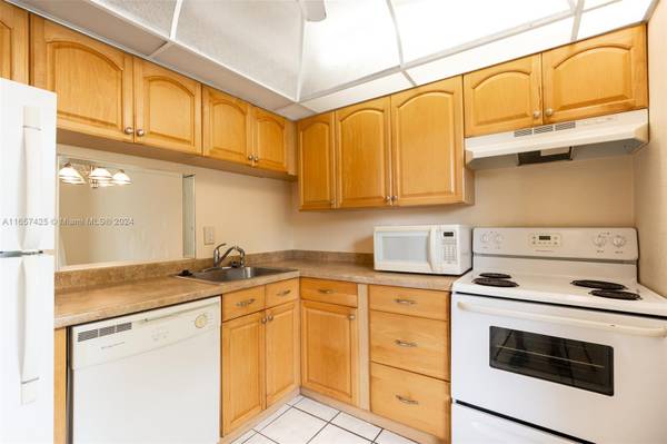 Tamarac, FL 33319,5830 NW 64th Ave #105