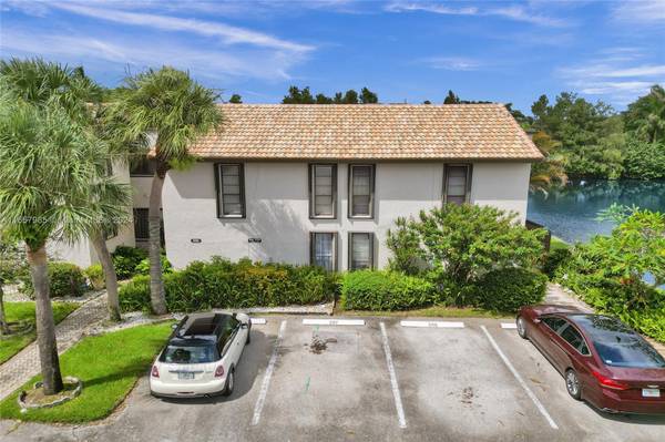 9709 N New River Canal Rd #206, Plantation, FL 33324