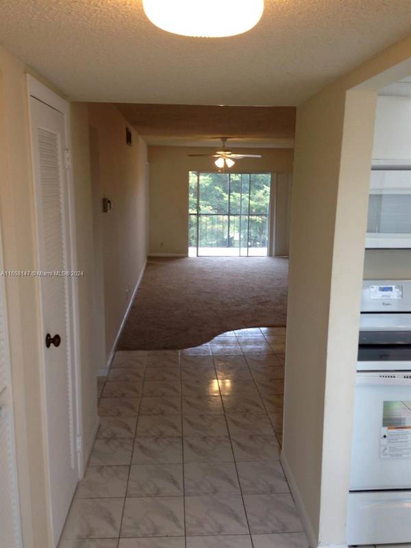Lauderhill, FL 33319,6201 N Falls Cir Dr #311
