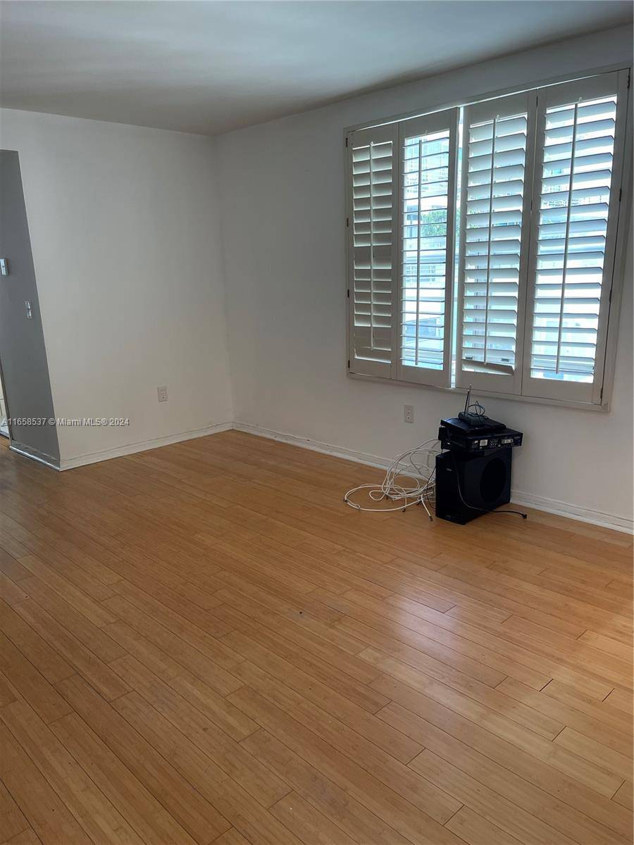 Miami Beach, FL 33139,1460 Ocean Dr #302