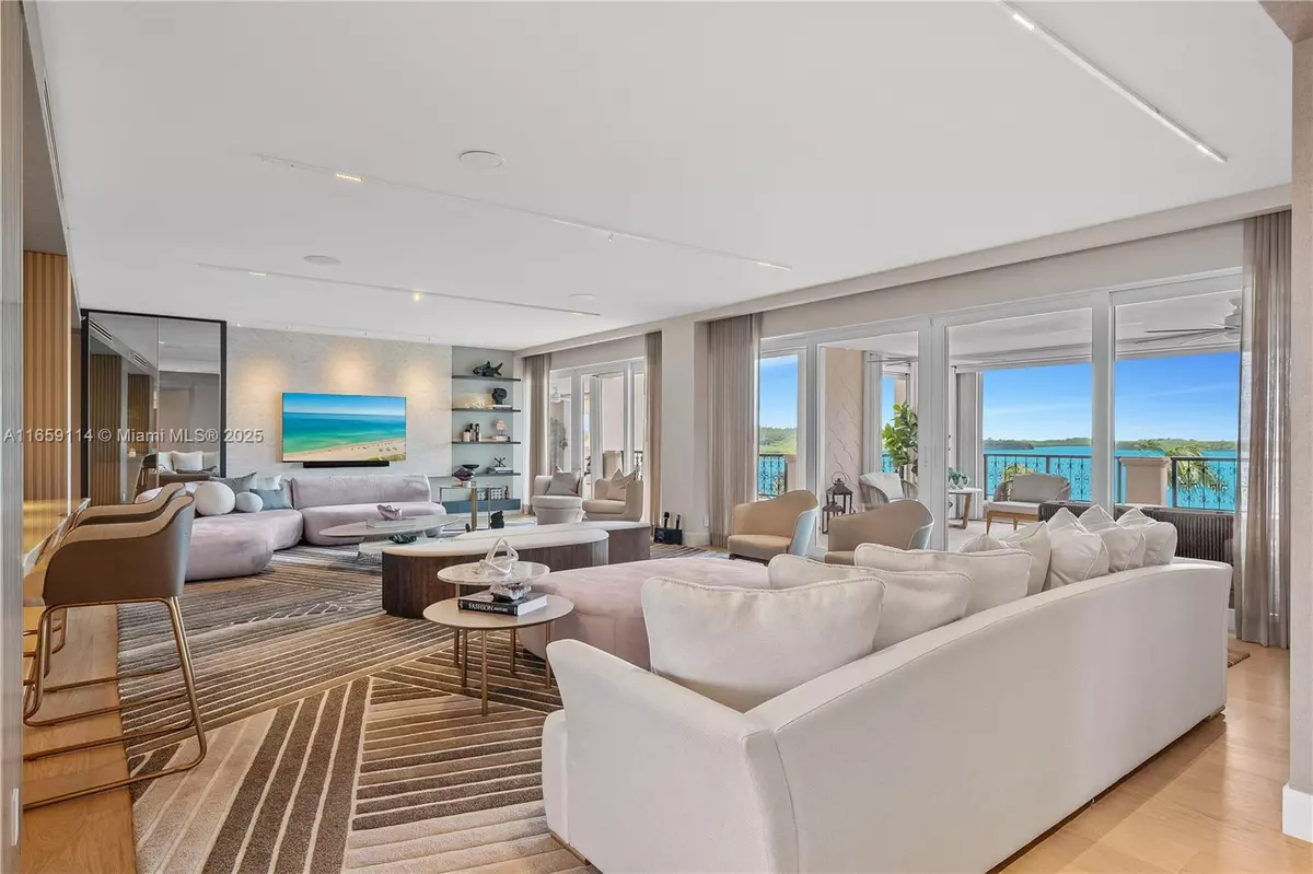 Miami Beach, FL 33109,5242 Fisher Island Dr #5242