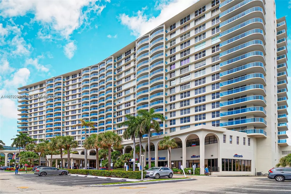 Hollywood, FL 33019,3800 S Ocean Dr #301