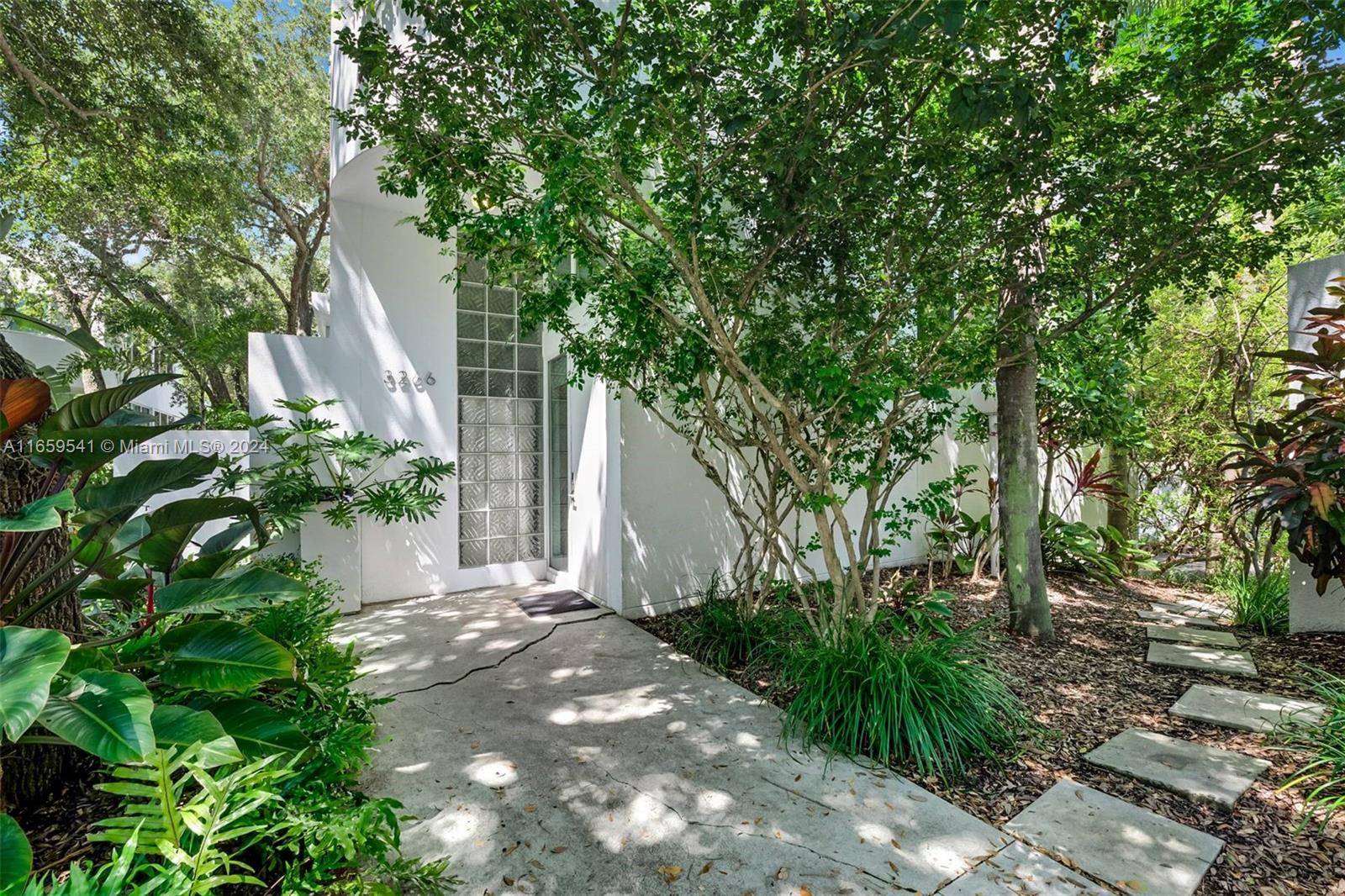 Miami, FL 33133,3266 Virginia Street #B-3