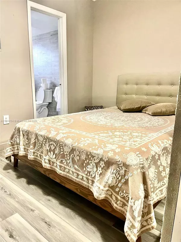 Miami Beach, FL 33139,626 Meridian Ave #6