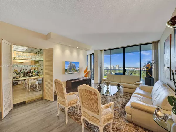 Aventura, FL 33180,20281 E Country Club Dr #1609