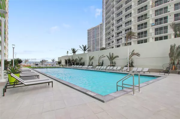 Miami, FL 33132,1756 N Bayshore Dr #33J