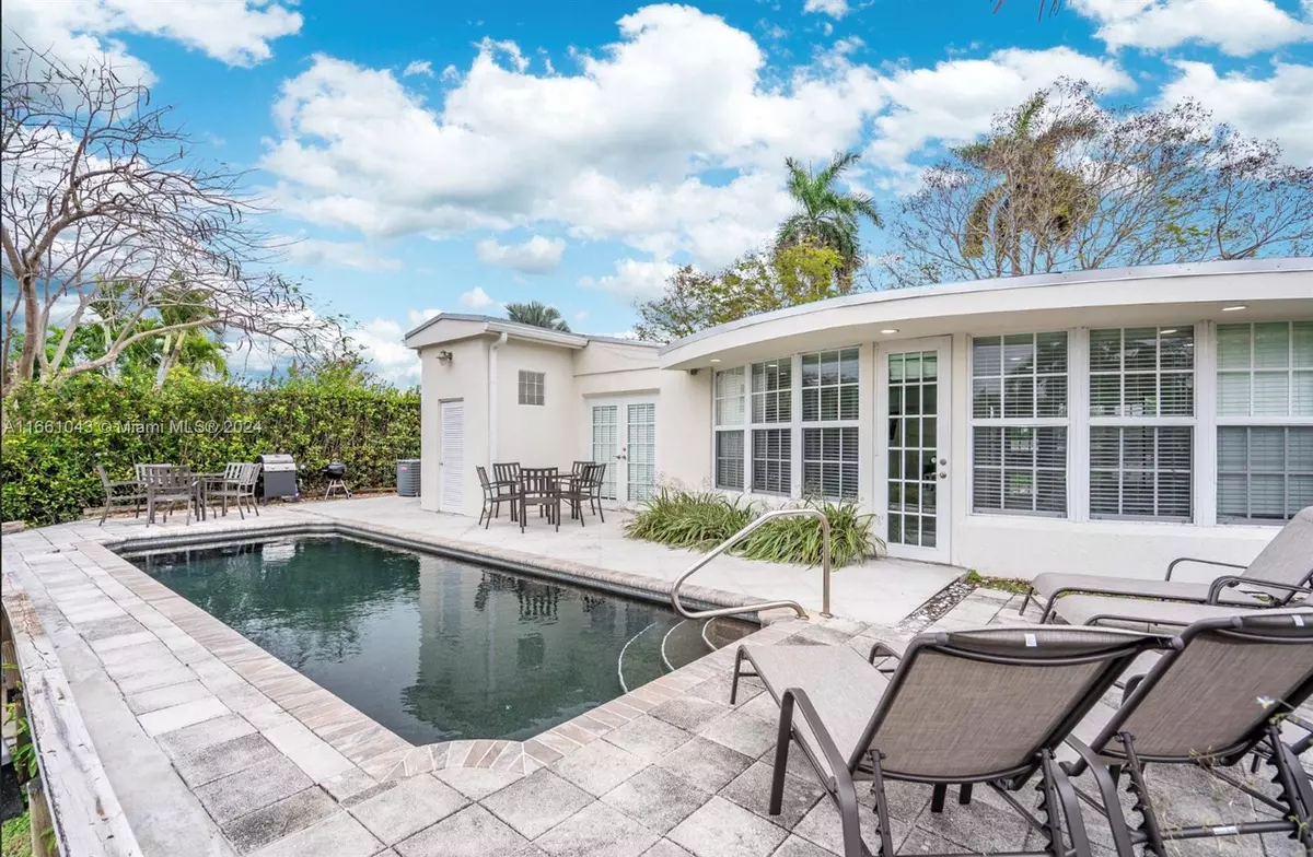 Hollywood, FL 33019,1167 Garfield St