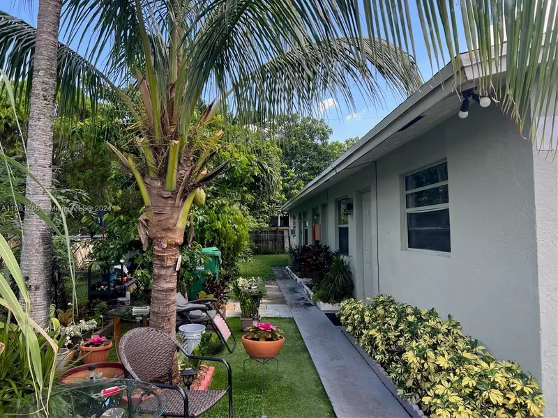 2707 NW 15th St #2, Fort Lauderdale, FL 33311