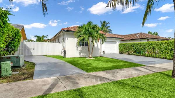 Miami, FL 33177,18118 SW 142nd Ct