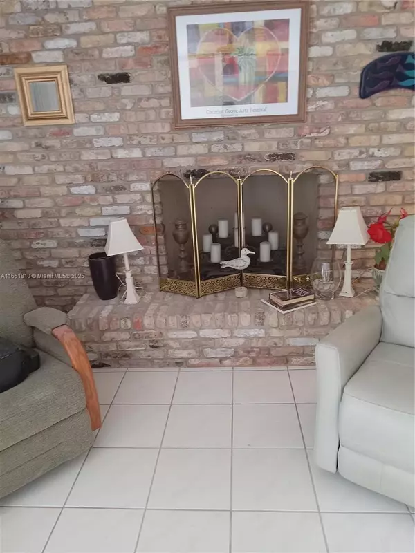 South Miami, FL 33143,6681 SW 71st Ln #16