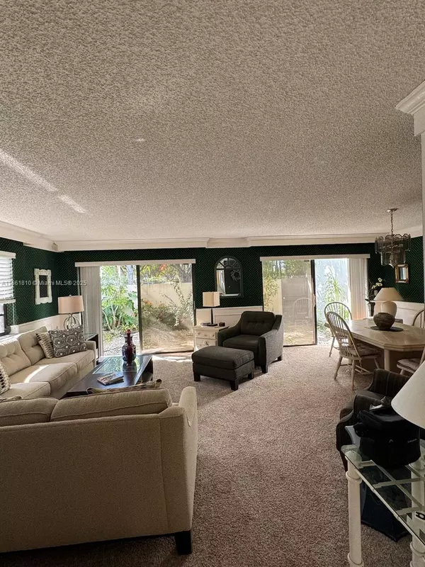 South Miami, FL 33143,6681 SW 71st Ln #16