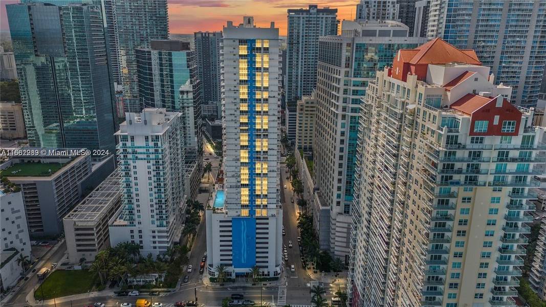 1200 Brickell Bay Dr #2823, Miami, FL 33131