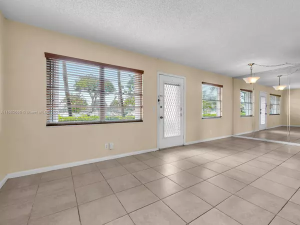 Pembroke Pines, FL 33027,13255 SW 9th Ct #114G