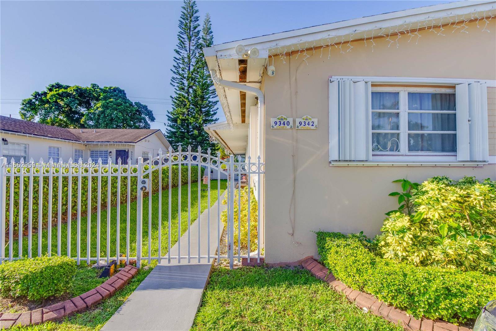 Miami, FL 33165,9340 SW 36th St