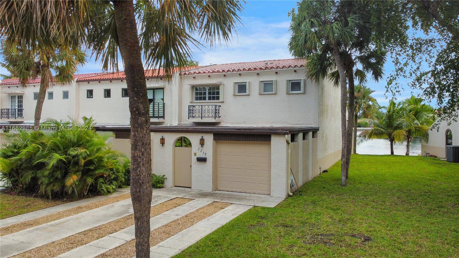 Miami Lakes, FL 33014,7238 Jacaranda Ln