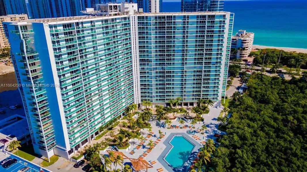 100 Bayview Dr #406, Sunny Isles Beach, FL 33160