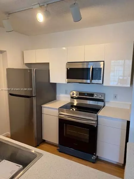 1919 Van Buren St #516A, Hollywood, FL 33020