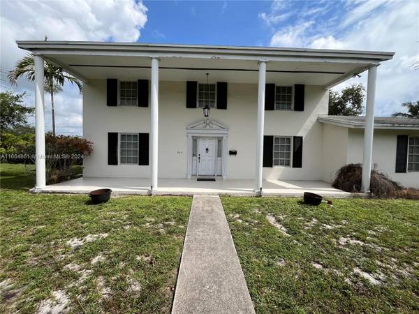 8901 SW 88th St,  Miami,  FL 33176