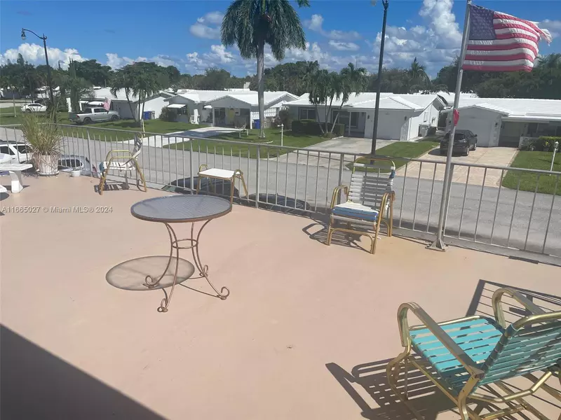 251 S Golf Blvd #289, Pompano Beach, FL 33064