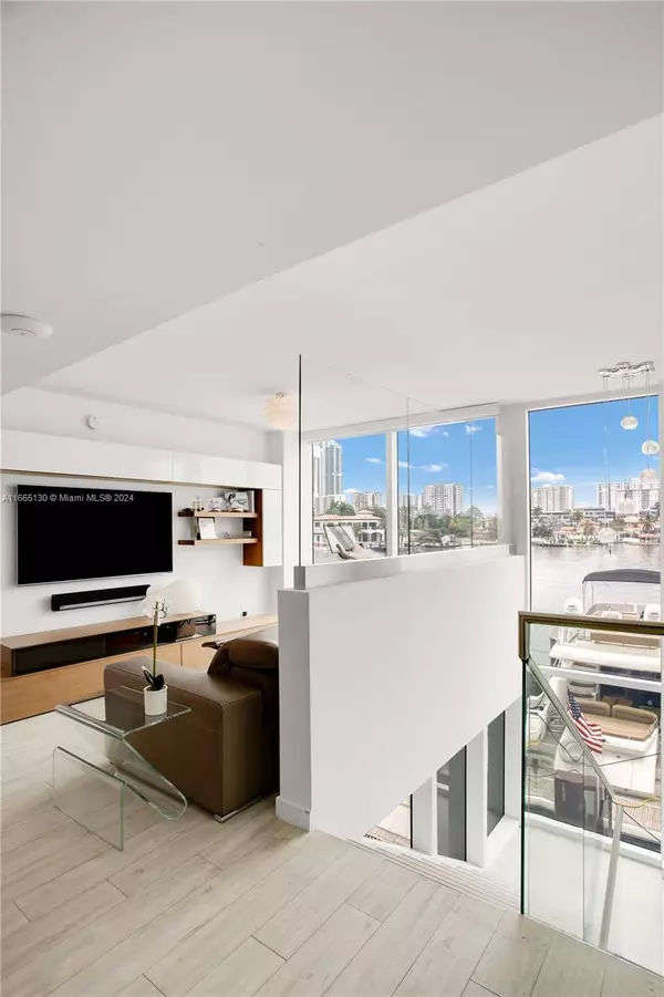 Sunny Isles Beach, FL 33160,400 N Sunny Isles Blvd #116