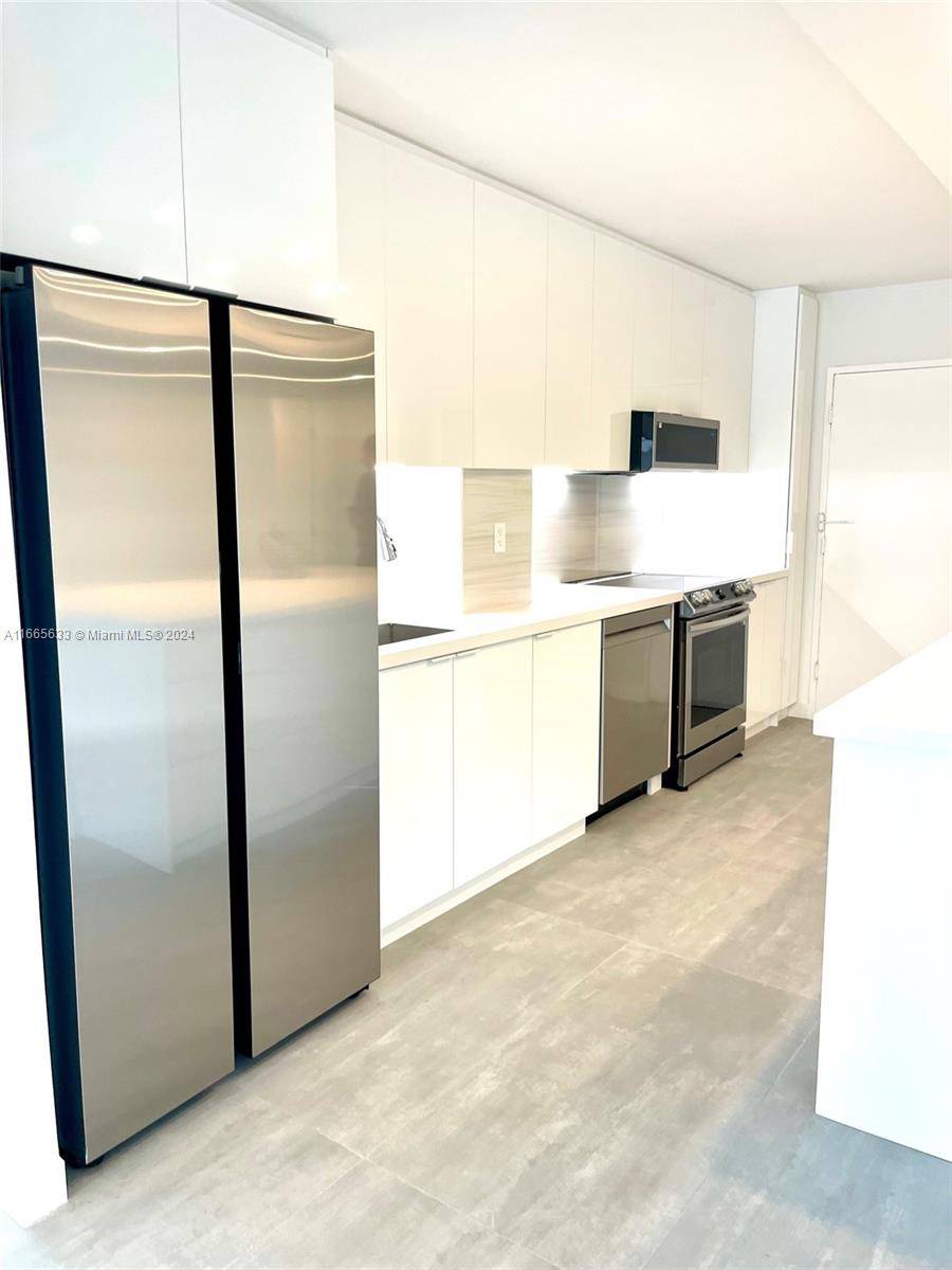 Miami Beach, FL 33140,5555 Collins Ave #9A