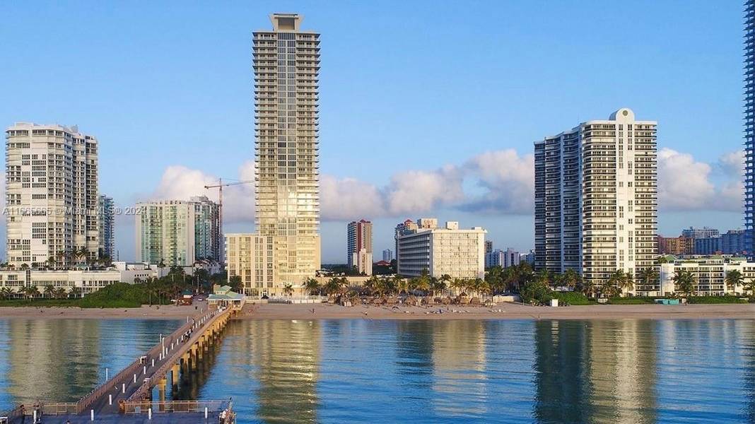 16699 Collins Ave #902, Sunny Isles Beach, FL 33160